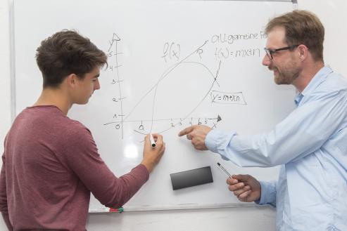 Bild zu Mathe mal anders: I-love-Mathe-Tag mit DorFuchs und Studienkreis